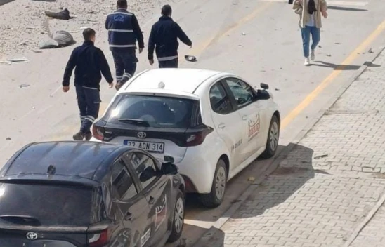 Elazığ'da pikap park halindeki 3 araca çarptı: 1 yaralı