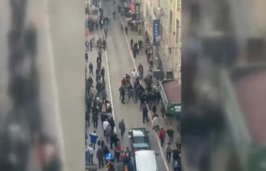 Elazığ'da Restoranda İki Grup Arasında Tekme Tokat Kavga: Havaya Ateş Açıldı