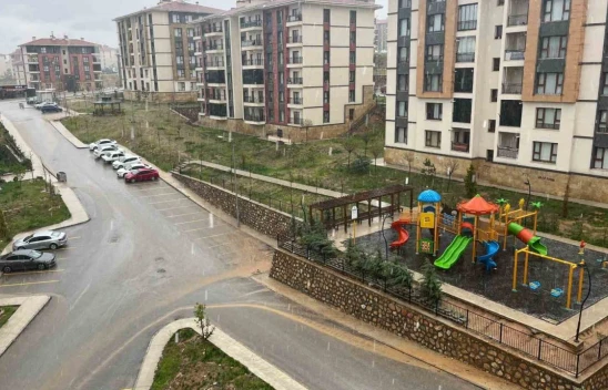 Elazığ'da Sağanak Yağış Hayatı Olumsuz Etkiledi! Meteoroloji'den Kuvvetli Yağış Uyarısı