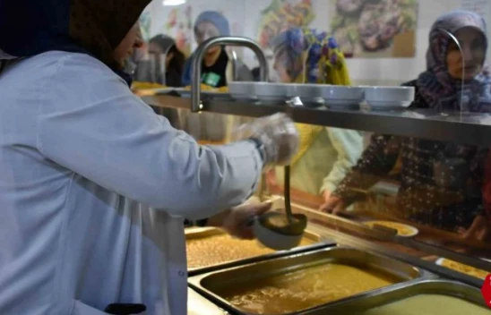 Elazığ'da sıcak yemekler depremzedeler için kaynıyor