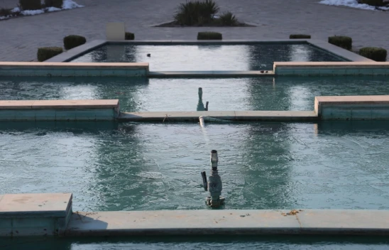 Elazığ'da Sıcaklıklar Eksi Derecelere Düştü: Süs Havuzları Buz Tuttu