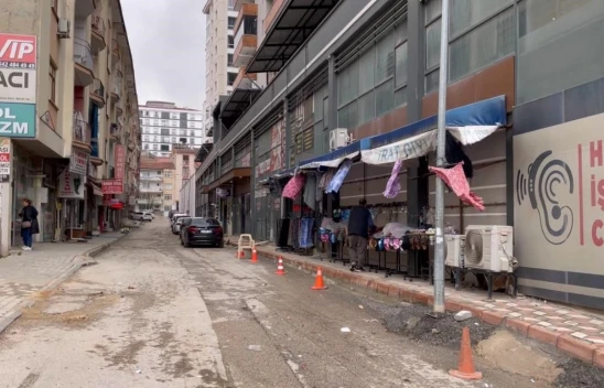 Elazığ'da şiddetli rüzgar etkili oldu