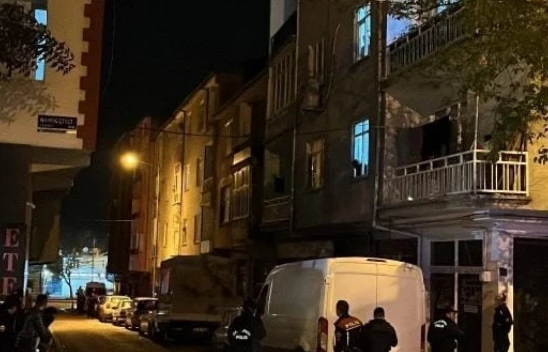 Elazığ'da silahlı saldırı: Park halindeki araca ateş edip kaçtılar