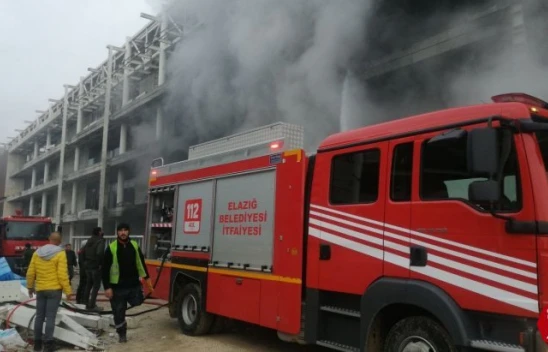 Atatürk Stadyumdaki Yangın Söndürüldü