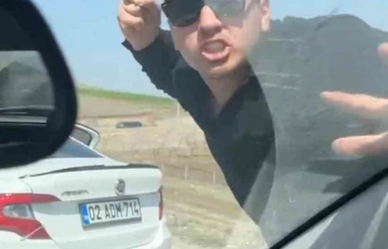 Elazığ'da sürücünün saldırıya uğradığı anlar kamerada