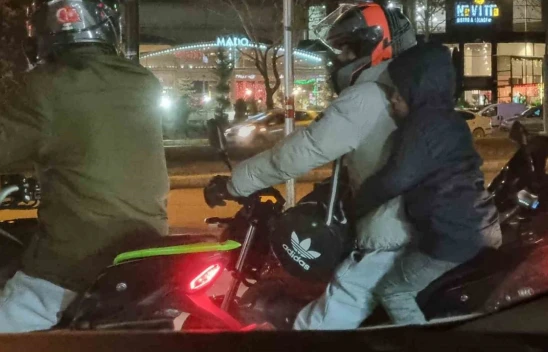 Elazığ'da tehlikeli motosiklet yolculuğu