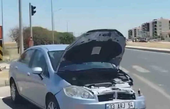 Güney Çevre Yolunda 2 Otomobil Çarpıştı, 2 Kişi Yaralandı