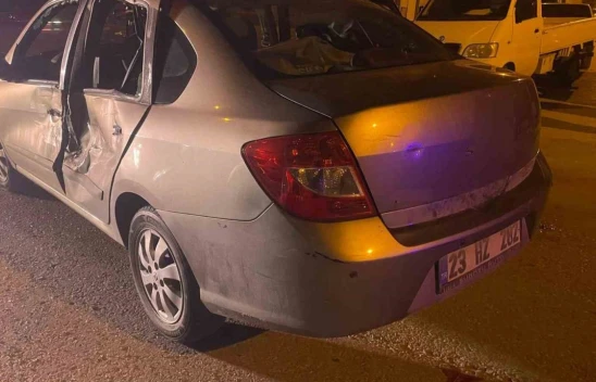 Elazığ'da Otomobil ile Cip Çarpıştı: 1 Kişi Yaralandı