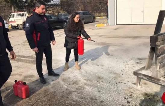 Elazığ'da Üniversite Öğrencilerine Yönelik Yangın Eğitimi Ve Tatbikatı