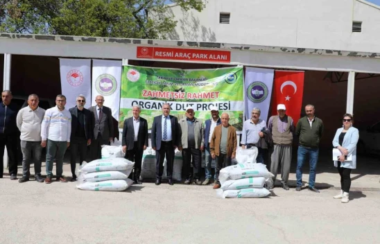 Elazığ'da üreticilere 2,5 ton gübre dağıtıldı