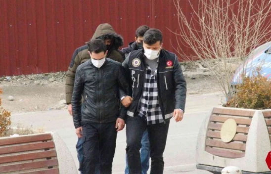 Elazığ'da uyuşturucu ile yakalanan 2 kişi tutuklandı