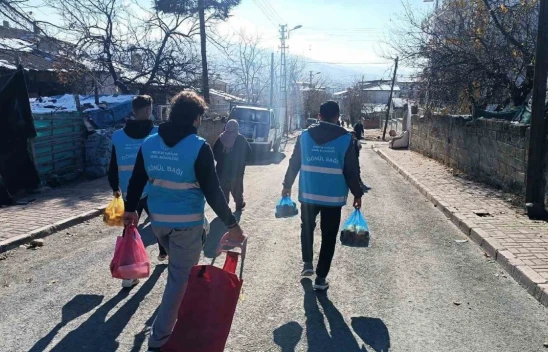 Elazığ'da Gönüllü Öğrenciler, Yaşlılarla 'Gönül Bağı' Kurdu
