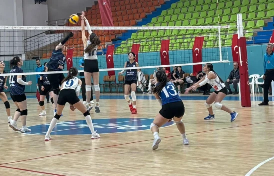 Elazığ'da Yıldız Kadınlar Voleybol İl Birinciliği Tamamlandı: Şampiyon Elazığ Belediye Spor