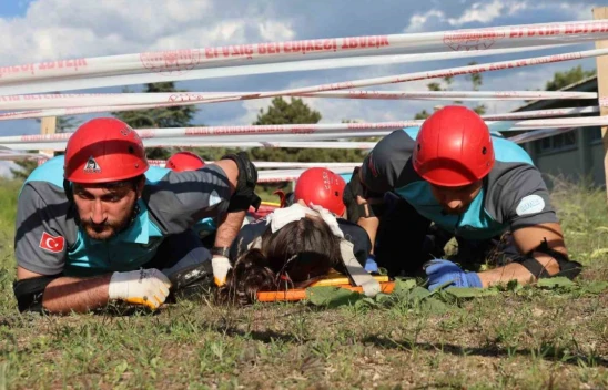 Elazığ'da zorlu UMKE eğitimi tamamlandı
