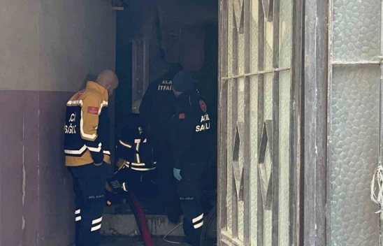 Elazığ'daki depo yangını 4 saat sonra söndürüldü