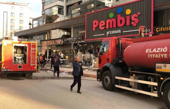 Elazığ'daki iş yeri yangını paniğe neden oldu