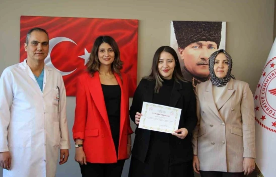 Elazığ Fethi Sekin Şehir Hastanesinde İlk Uzman Mezuniyet Sevinci!