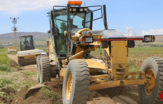 Elazığ İl Özel İdaresi Köy Yollarında Yol Genişletme ve Stabilize Çalışmalarına Aralıksız Devam Ediyor