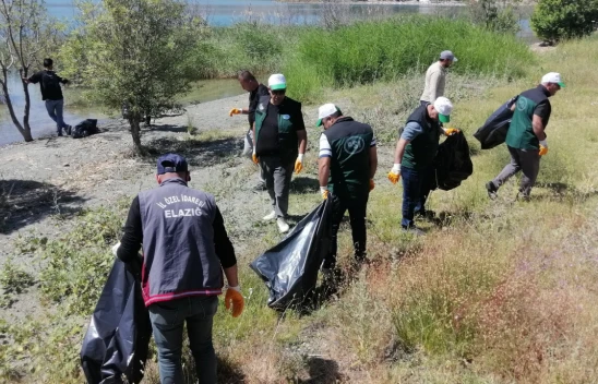 Elazığ'ın Gözbebeği Hazar Gölü'nde Örnek Temizlik Seferberliği