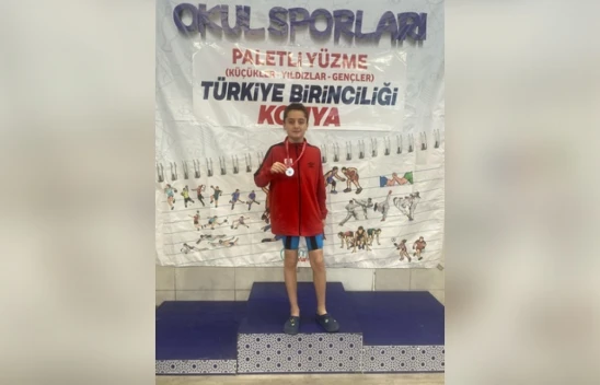 Elazığ'ın Gururu: Alp Eren Güler, Okul Sporları Paleti Yüzme Türkiye Finallerinde 2. Oldu