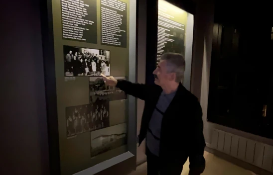 Elazığ Kent Müzesinde Duygulandıran Karşılaşma: Annesinin Fotoğrafını Gördü