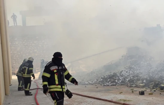 Elazığ OSB'de Yangın: Yalıtım Malzemeleri Alev Aldı