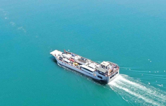 Elazığ-Pertek feribotlarında bayram hareketliliği
