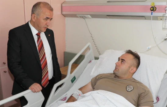 Elazığ Protokolünden Hastanedeki Yaralı PÖH Komiserine Ziyaret