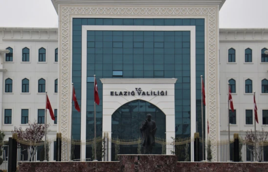 Elazığ Valiliğinden Belediye Meclis Üyesinin Park Halindeki Aracının Kurşunlanmasına İlişkin Açıklama