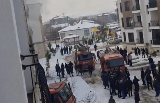 Elazığ Yurtbaşı'nda Apartman Yangını: Dumandan Etkilenen 11 Kişi Hastaneye Kaldırıldı