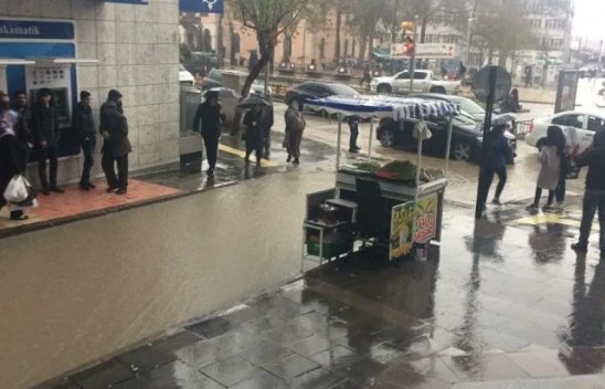 Elazığ'da Kuvvetli Yağmur Etkili Oluyor