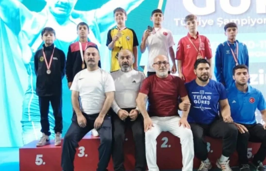 Elazığlı Güreşçi Muhammed Hasan Hüseyin Çelik Türkiye İkincisi Oldu