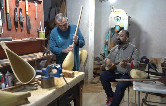 Elazığlı Usta Mehmet Karakurt: 30 Yıllık Emeğiyle Saz, Cura ve Kopuz Geleneğini Dünyaya Taşıyor