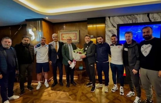 ELFED'den Elazığspor'a Destek: Arnavutköy Maçı Öncesi Moral Ziyareti