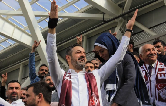 Elazığspor Tribünlerinden Semih Işıkver'e Sevgi Seli