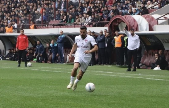 Elazığsporlu Burhan'ın ön çapraz bağı koptu, sezonu kapattı