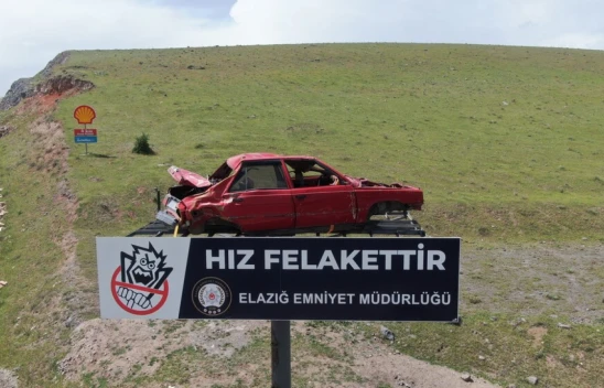 Elazığ'da 'Hız Felakettir' Uygulaması: Kaza Yapmış Araçla Canlı Farkındalık!