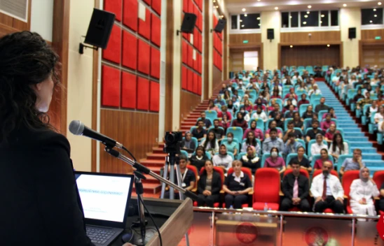Fırat Üniversitesi Hastanesinde, Hemşirelikte Güçlendirme Konulu Bir Konferans Verildi