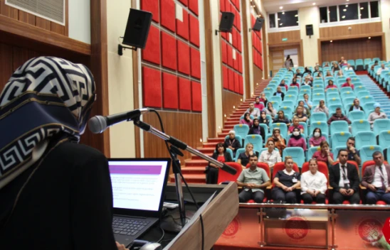 Fırat Üniversitesi Hastanesinde, Çocuk İhmal ve İstismarı Konulu Bir Eğitim Sunumu Gerçekleştirildi