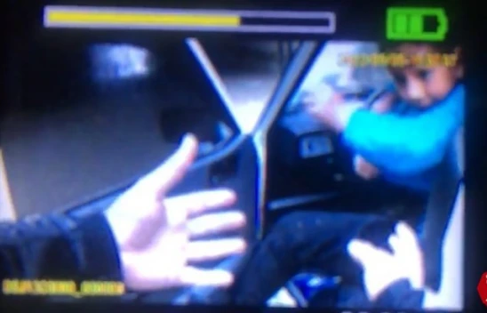 Elazığ'da Göle Dönen Alt Geçitte Mahsur Kalan Çocuk, Polis Tarafından Kurtarıldı