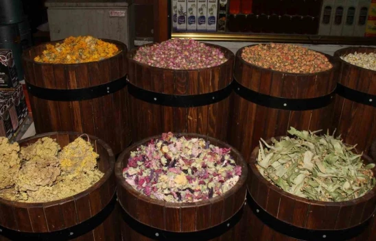 Soğuk Havalar Nedeniyle Aktarcılarda Yoğunluk Başladı