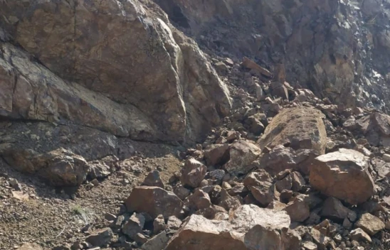 Elazığ Palu'da Heyelan Sonrası Kapanan Grup Yolu Temizlendi