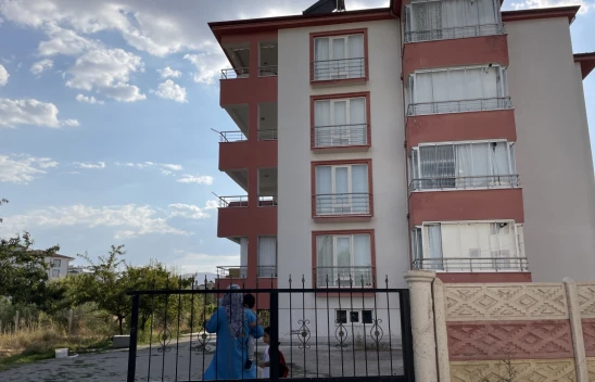 Hicret Mahallesinde Balkondan Düşen Down Sendromlu Çocuk Yaralandı