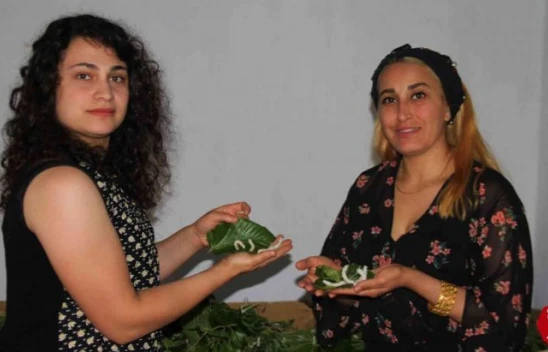 Elazığ'da İki Kadın Arkadaş İpek Böcekçiliğine Başladı, 45 Günde 34 Bin Lira Kazanacaklar