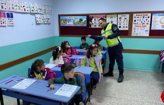 Jandarma ekiplerinden öğrencilere trafik semineri