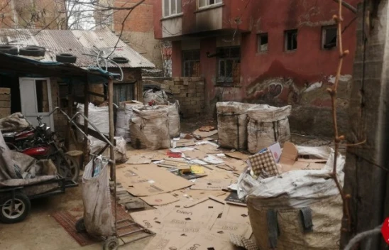 Sanayi Mahallesi Kağıt Toplayıcılarının Çöp Toplama Merkezi Oldu