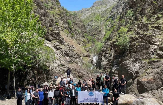 Elazığ'da Ters Laleler İçin Doğa Yürüyüşü: Karanlık Dere Kanyonu İlgi Odağı Oldu