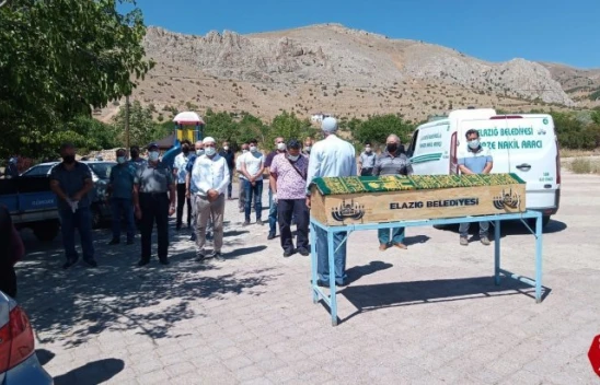 Elazığ'da Karı Koca Bir Gün Arayla Koronaya Yenik Düştü