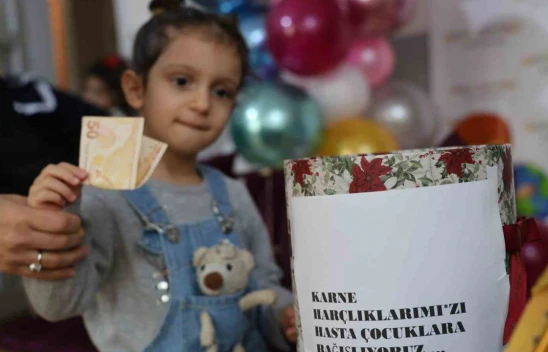 Karnelerini alan anaokulu öğrencileri, harçlıklarını hasta çocuklara bağışladı