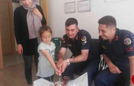 Kavga ihbarına giden jandarmaya sürpriz kutlama